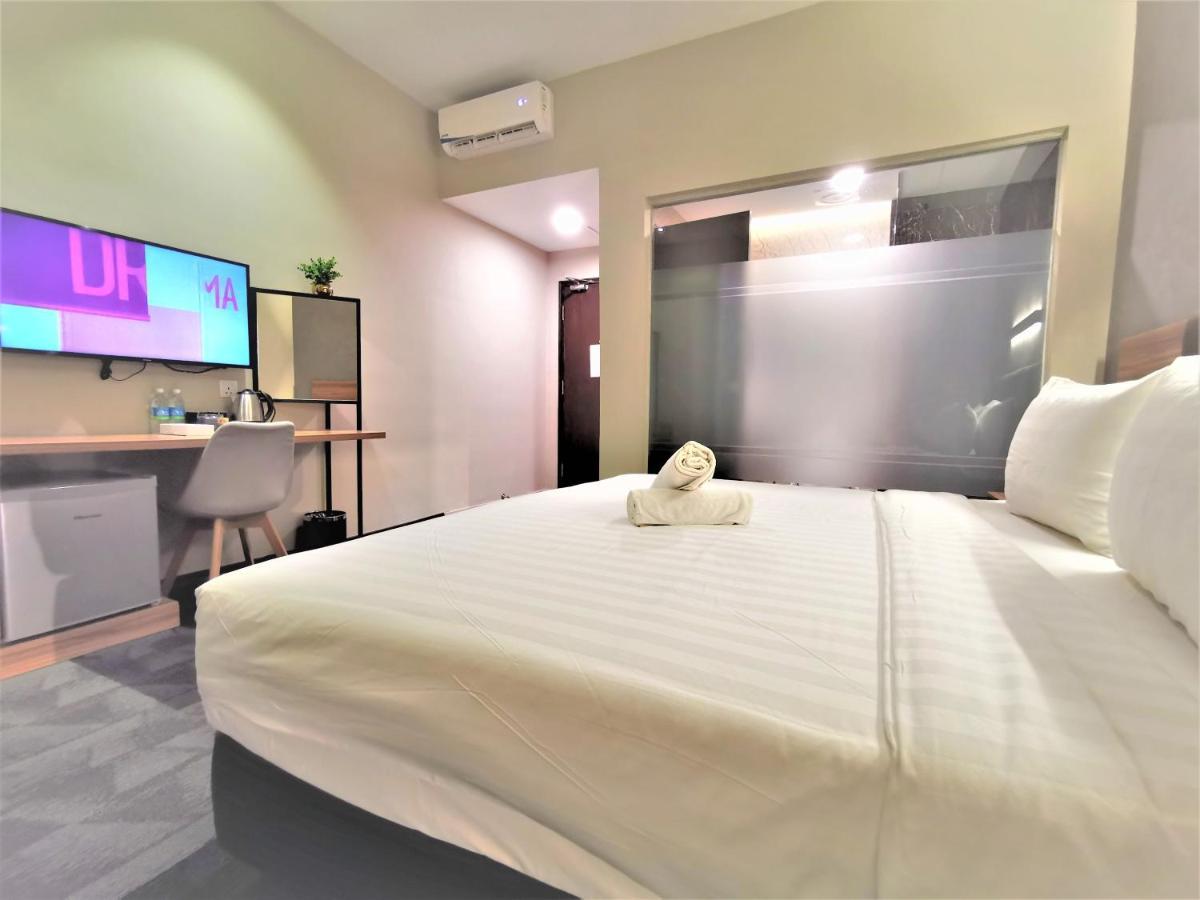 Prestigo Hotel - Johor Bharu Джохор Бахру Екстериор снимка