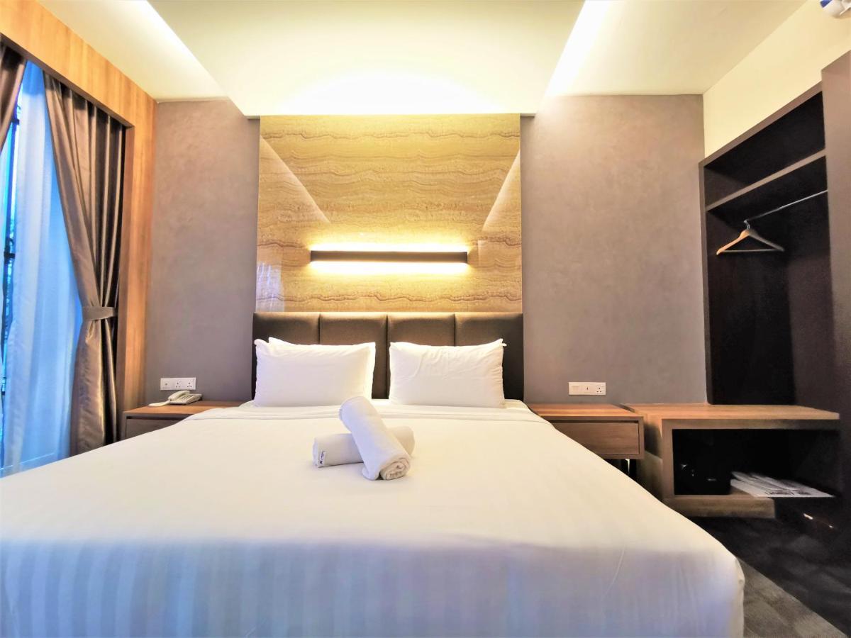Prestigo Hotel - Johor Bharu Джохор Бахру Екстериор снимка