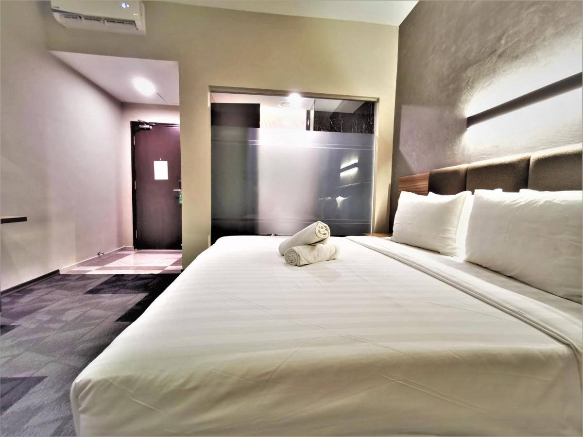 Prestigo Hotel - Johor Bharu Джохор Бахру Екстериор снимка
