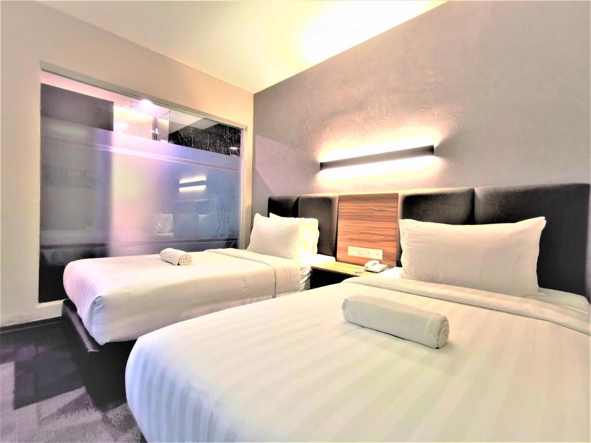 Prestigo Hotel - Johor Bharu Джохор Бахру Екстериор снимка