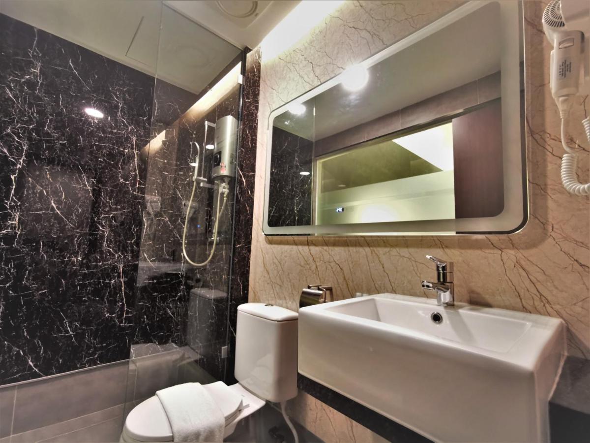 Prestigo Hotel - Johor Bharu Джохор Бахру Екстериор снимка