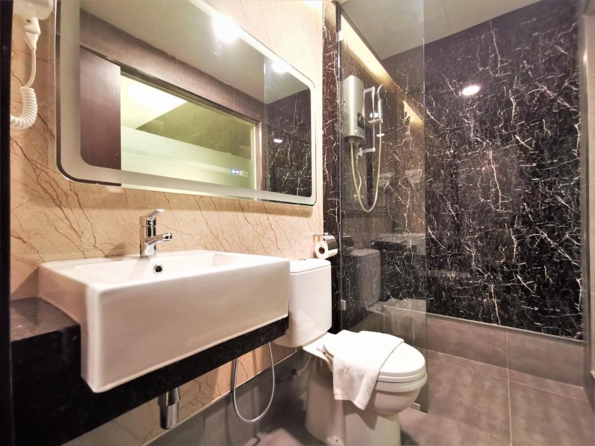 Prestigo Hotel - Johor Bharu Джохор Бахру Екстериор снимка