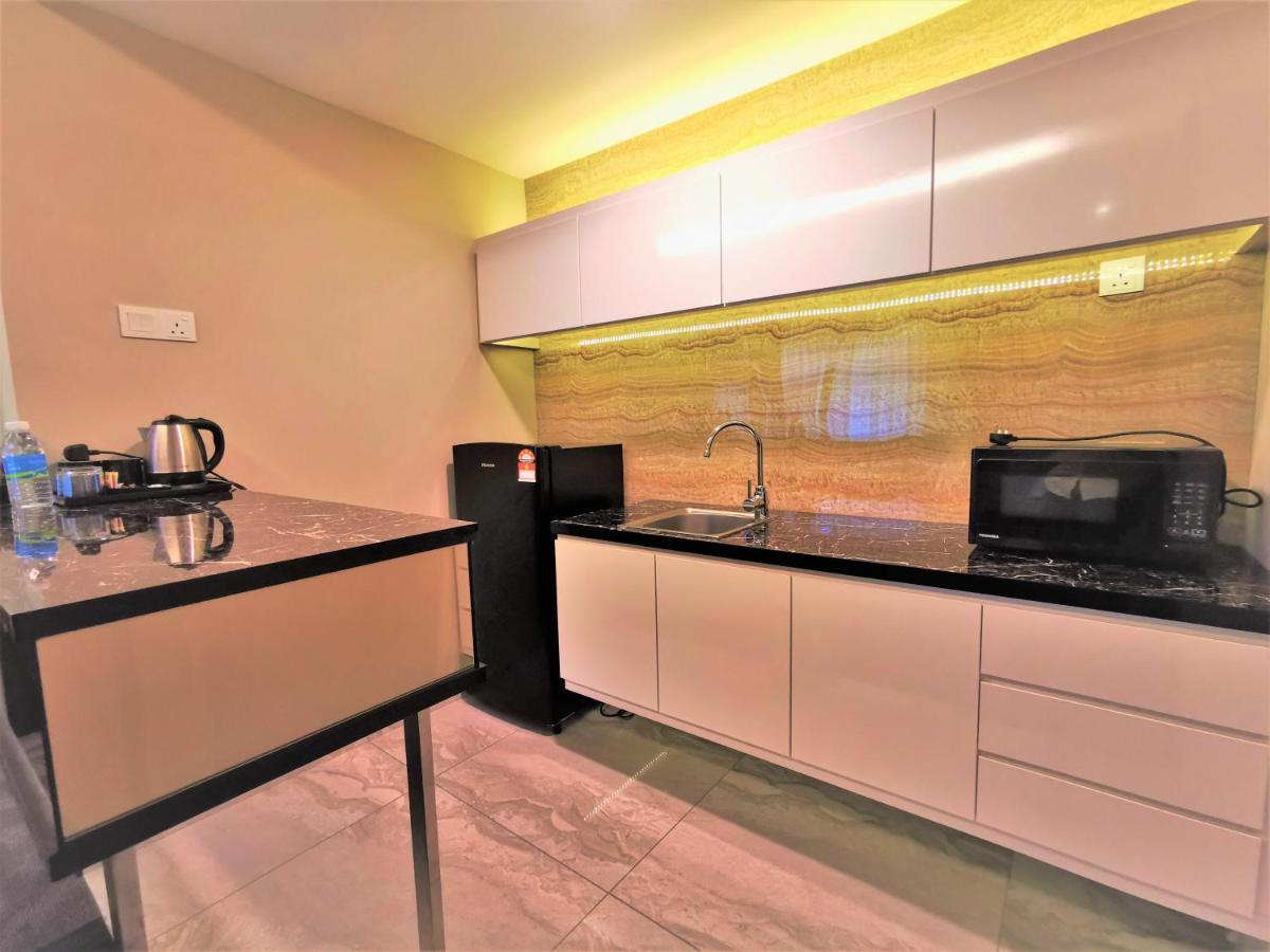 Prestigo Hotel - Johor Bharu Джохор Бахру Екстериор снимка