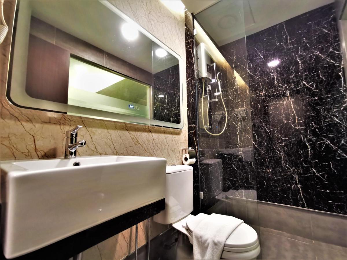 Prestigo Hotel - Johor Bharu Джохор Бахру Екстериор снимка