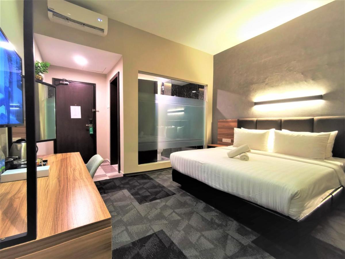 Prestigo Hotel - Johor Bharu Джохор Бахру Екстериор снимка
