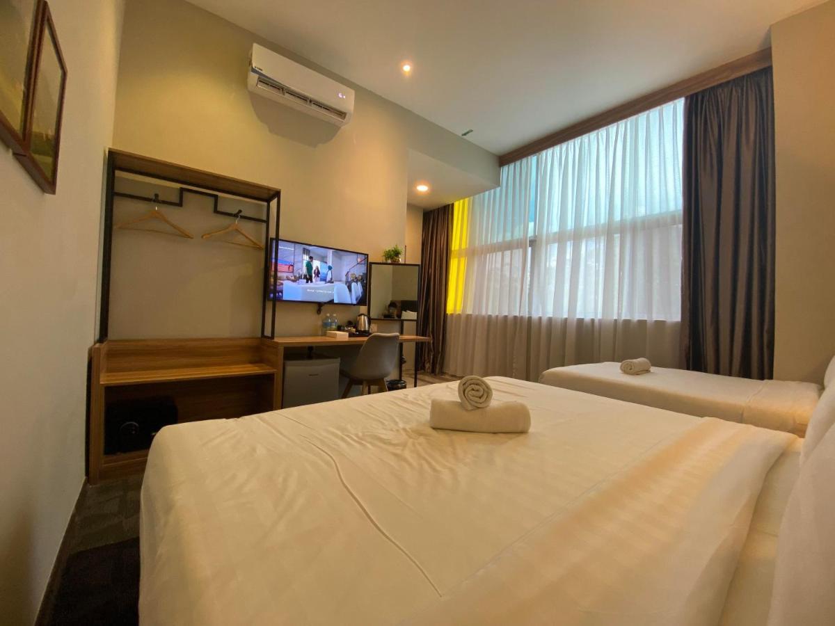 Prestigo Hotel - Johor Bharu Джохор Бахру Екстериор снимка