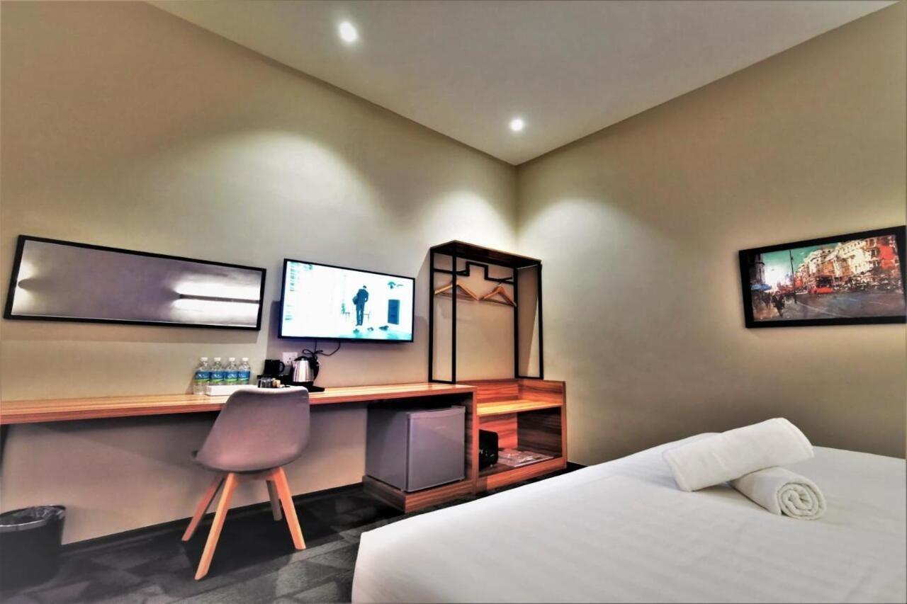 Prestigo Hotel - Johor Bharu Джохор Бахру Екстериор снимка