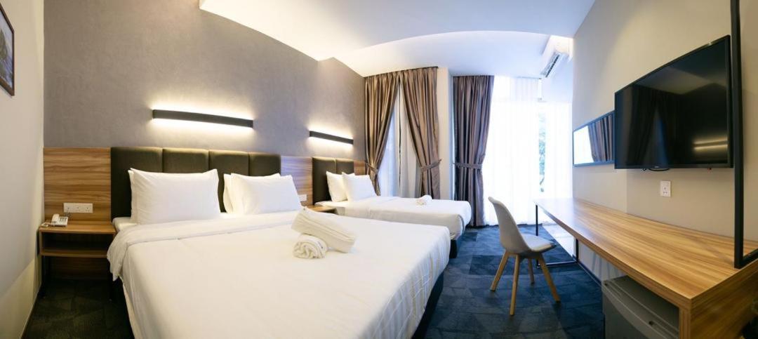 Prestigo Hotel - Johor Bharu Джохор Бахру Екстериор снимка