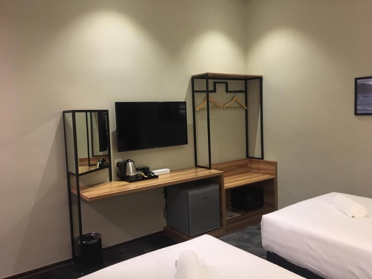 Prestigo Hotel - Johor Bharu Джохор Бахру Екстериор снимка