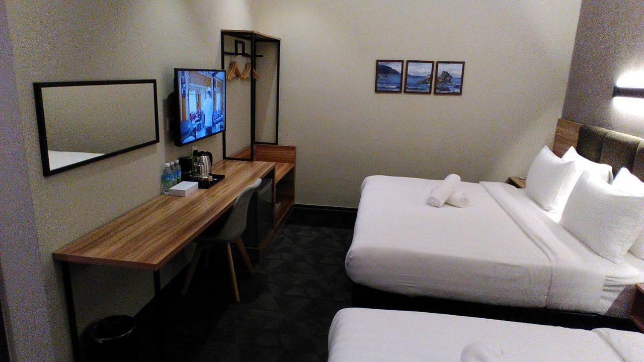 Prestigo Hotel - Johor Bharu Джохор Бахру Екстериор снимка