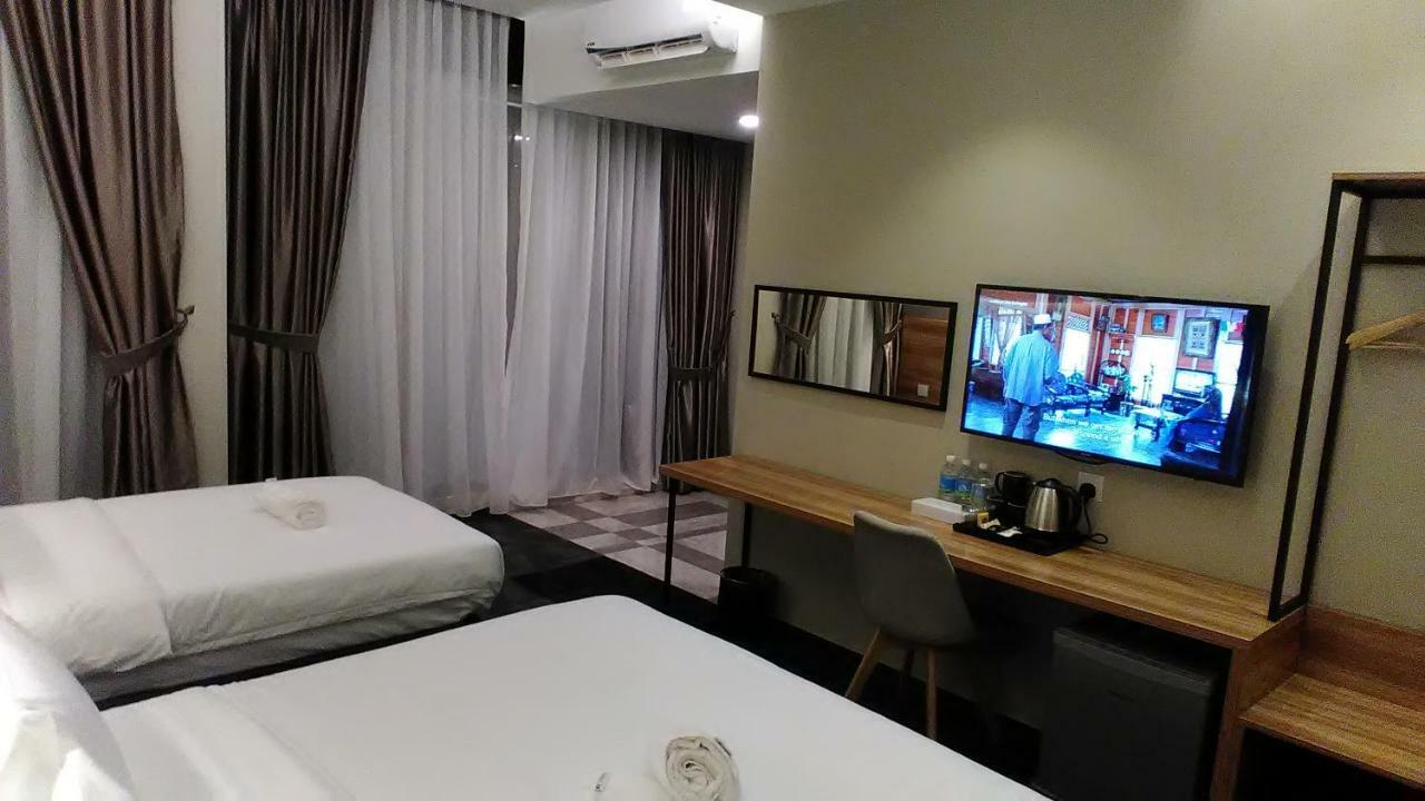 Prestigo Hotel - Johor Bharu Джохор Бахру Екстериор снимка