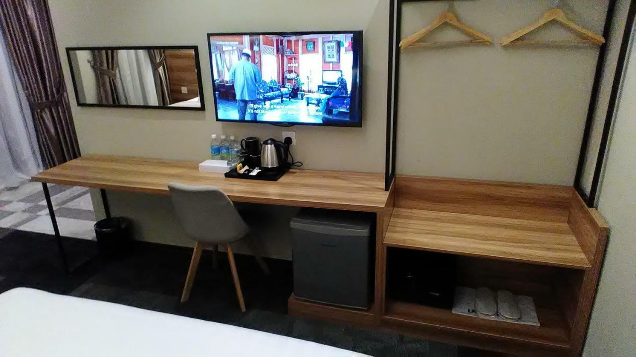 Prestigo Hotel - Johor Bharu Джохор Бахру Екстериор снимка